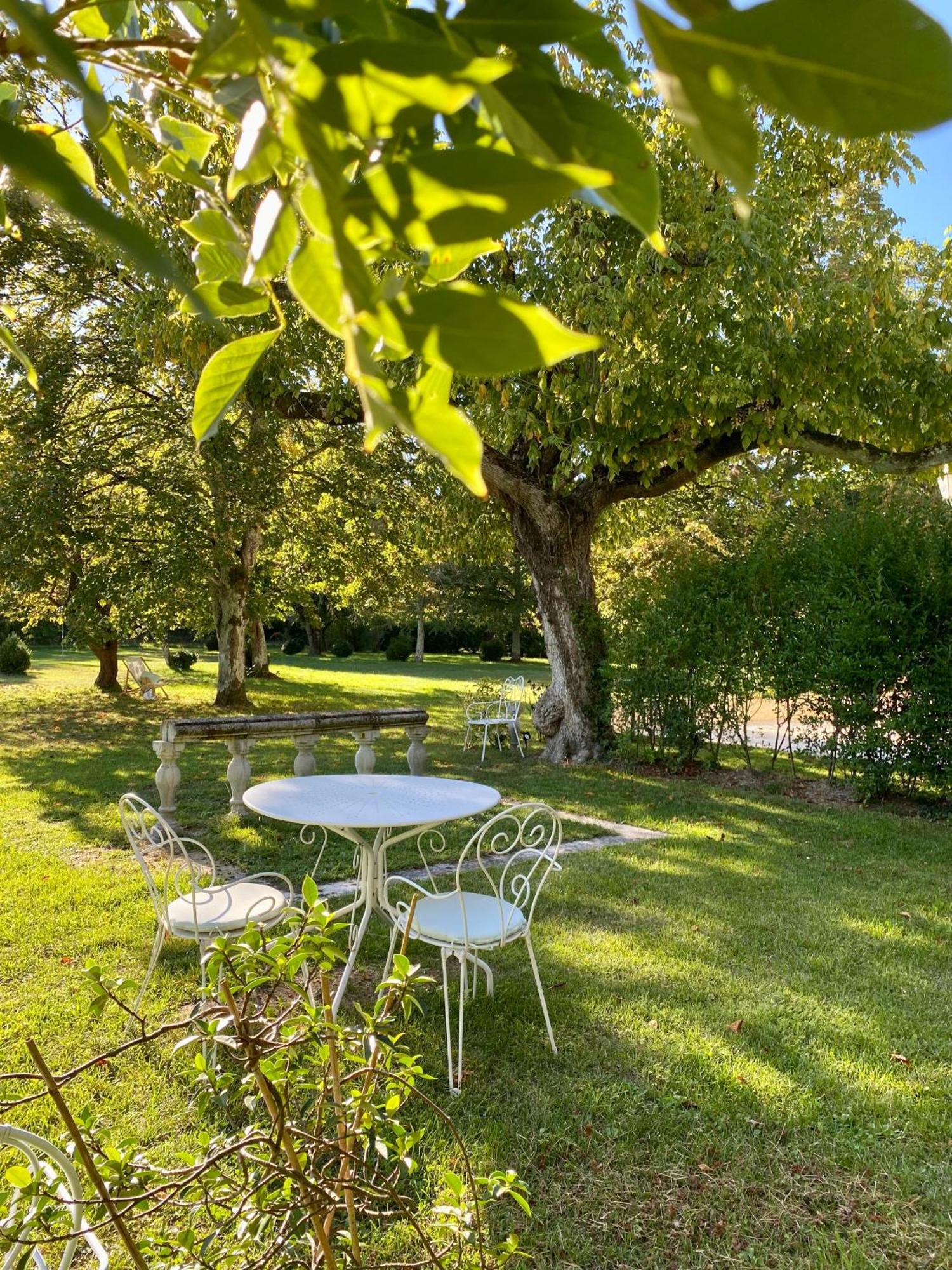 La Maison Du Champ De Beaumont Galgon Exteriér fotografie